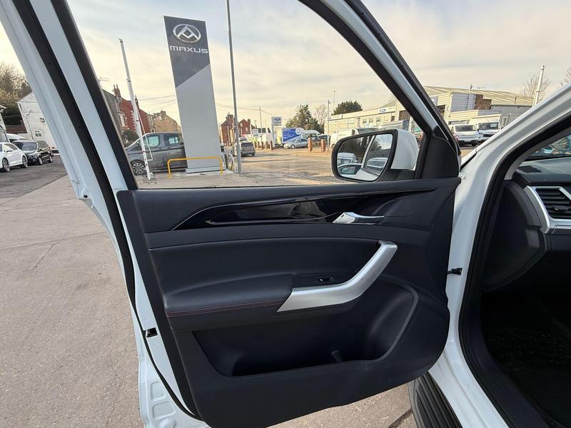 MAXUS T90EV